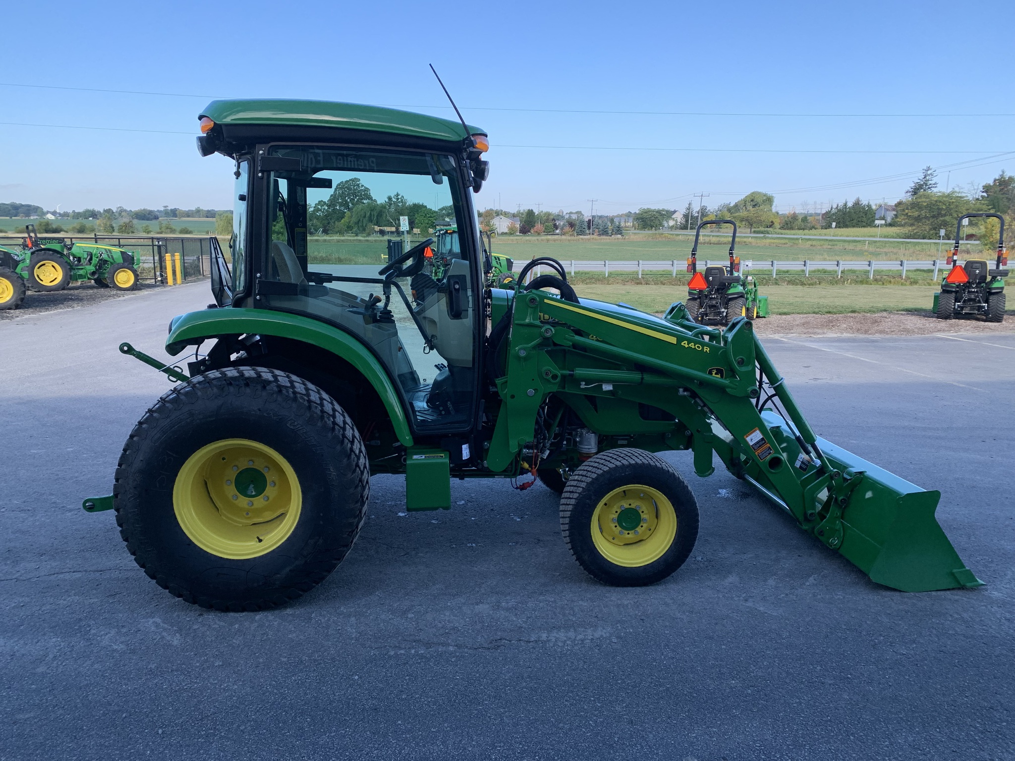2023 John Deere 4066R Image 5