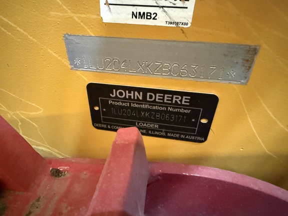 2021 John Deere 204L - Photo15