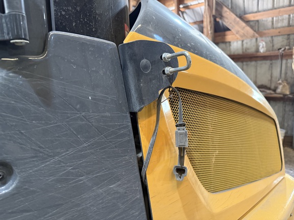 2021 John Deere 204L - Photo11