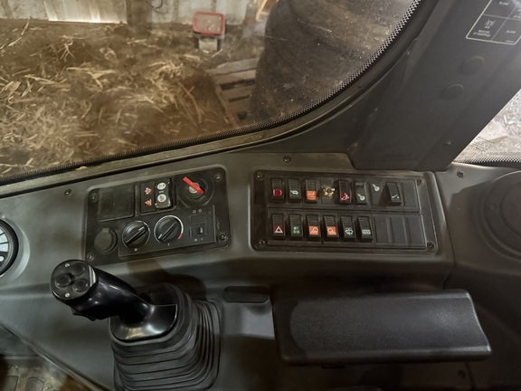 2021 John Deere 204L - Photo10