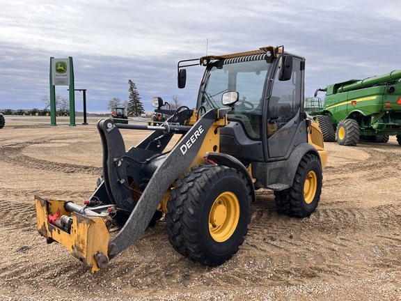  John Deere 204L