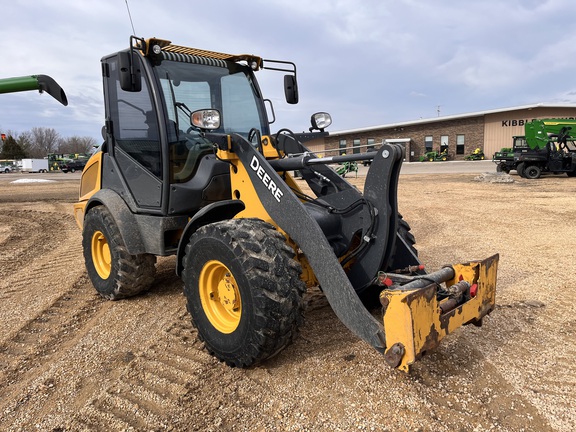 2021 John Deere 204L - Photo3