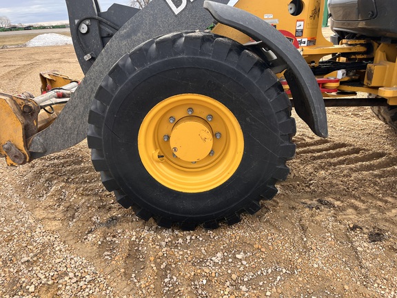 2021 John Deere 204L - Photo9