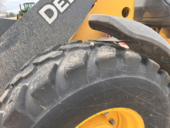 2021 John Deere 204L - Photo11