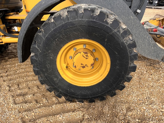 2021 John Deere 204L - Photo12