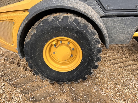 2021 John Deere 204L - Photo15