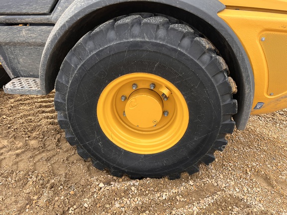 2021 John Deere 204L - Photo18