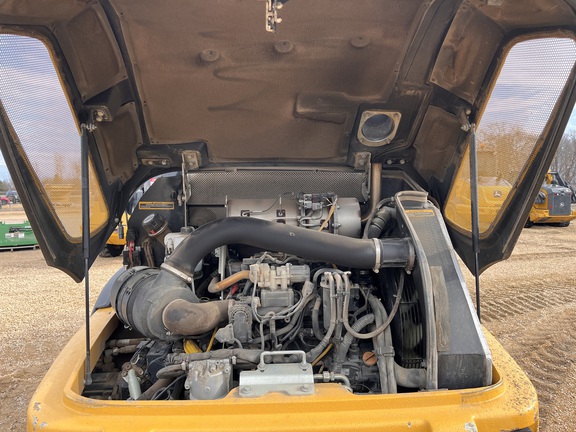 2021 John Deere 204L - Photo21