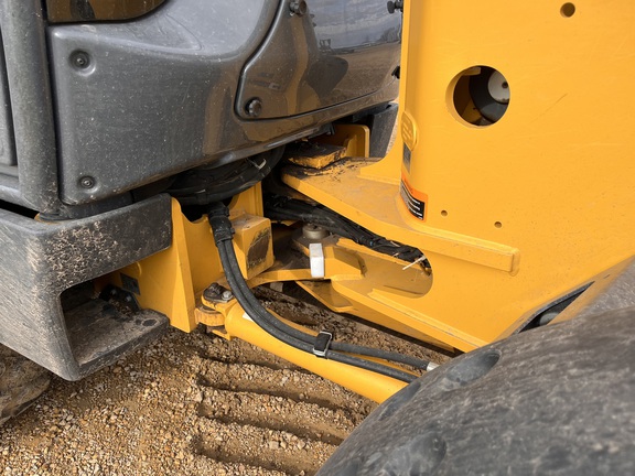 2021 John Deere 204L - Photo26