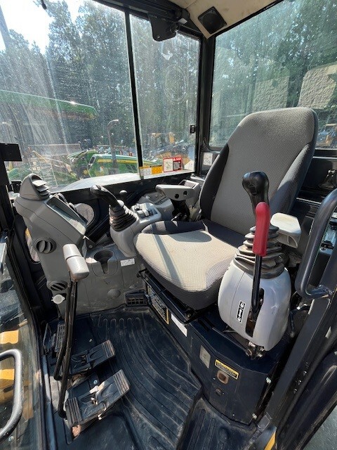 2022 John Deere 60G Image 9