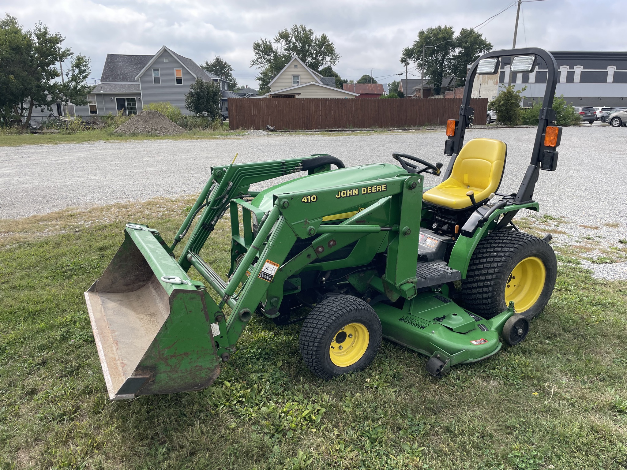 2002 John Deere 4010 Image 1