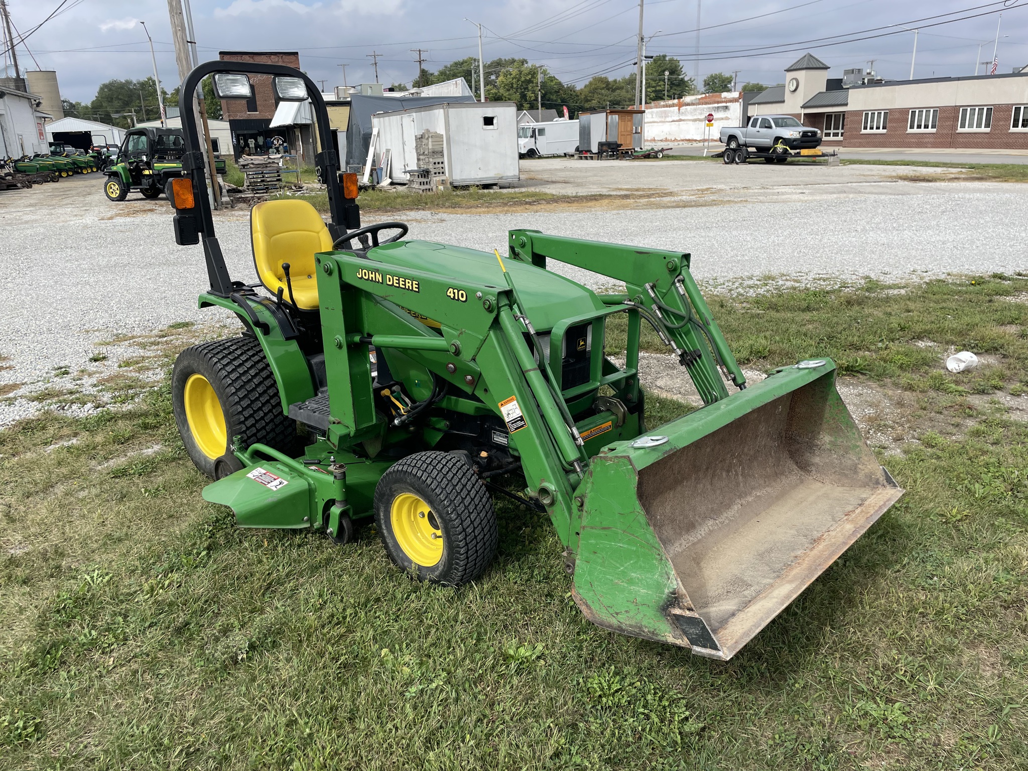 2002 John Deere 4010 Image 3
