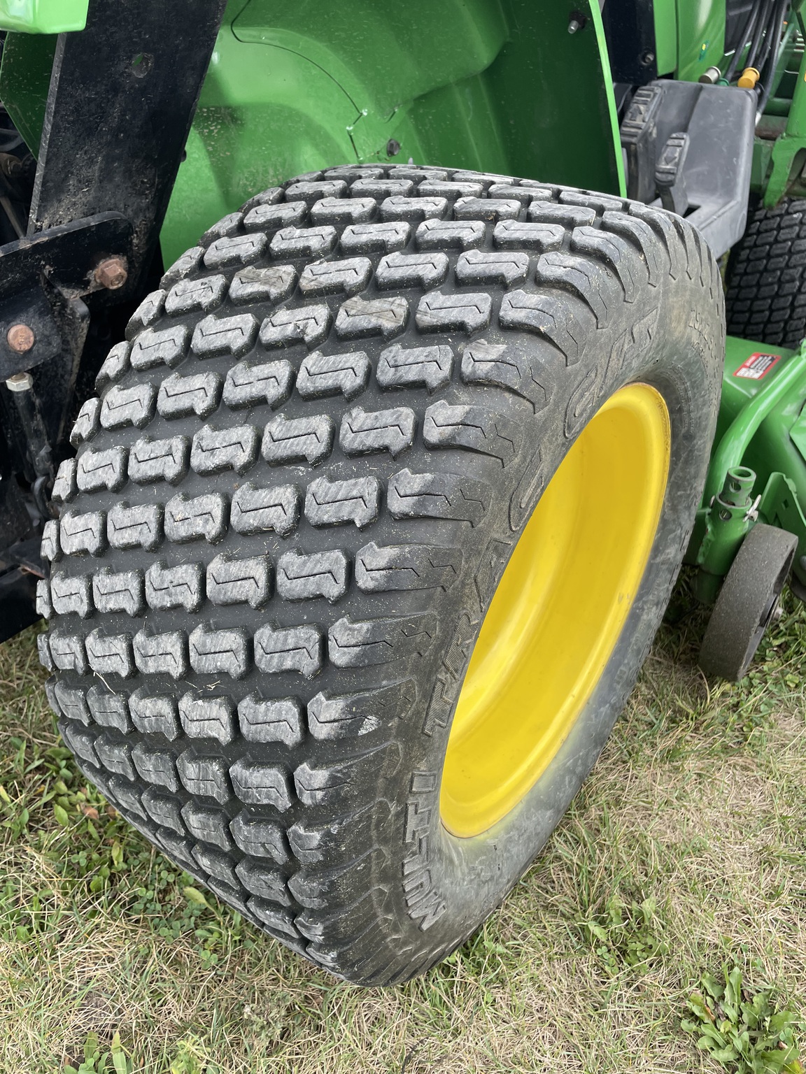 2002 John Deere 4010 Image 16