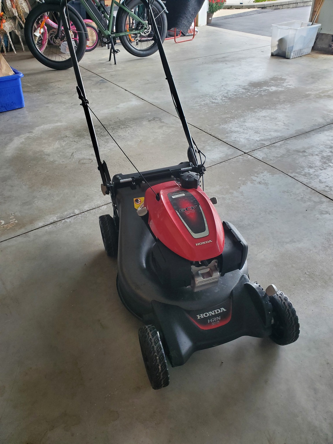 2023 Honda HRN216 Image 1