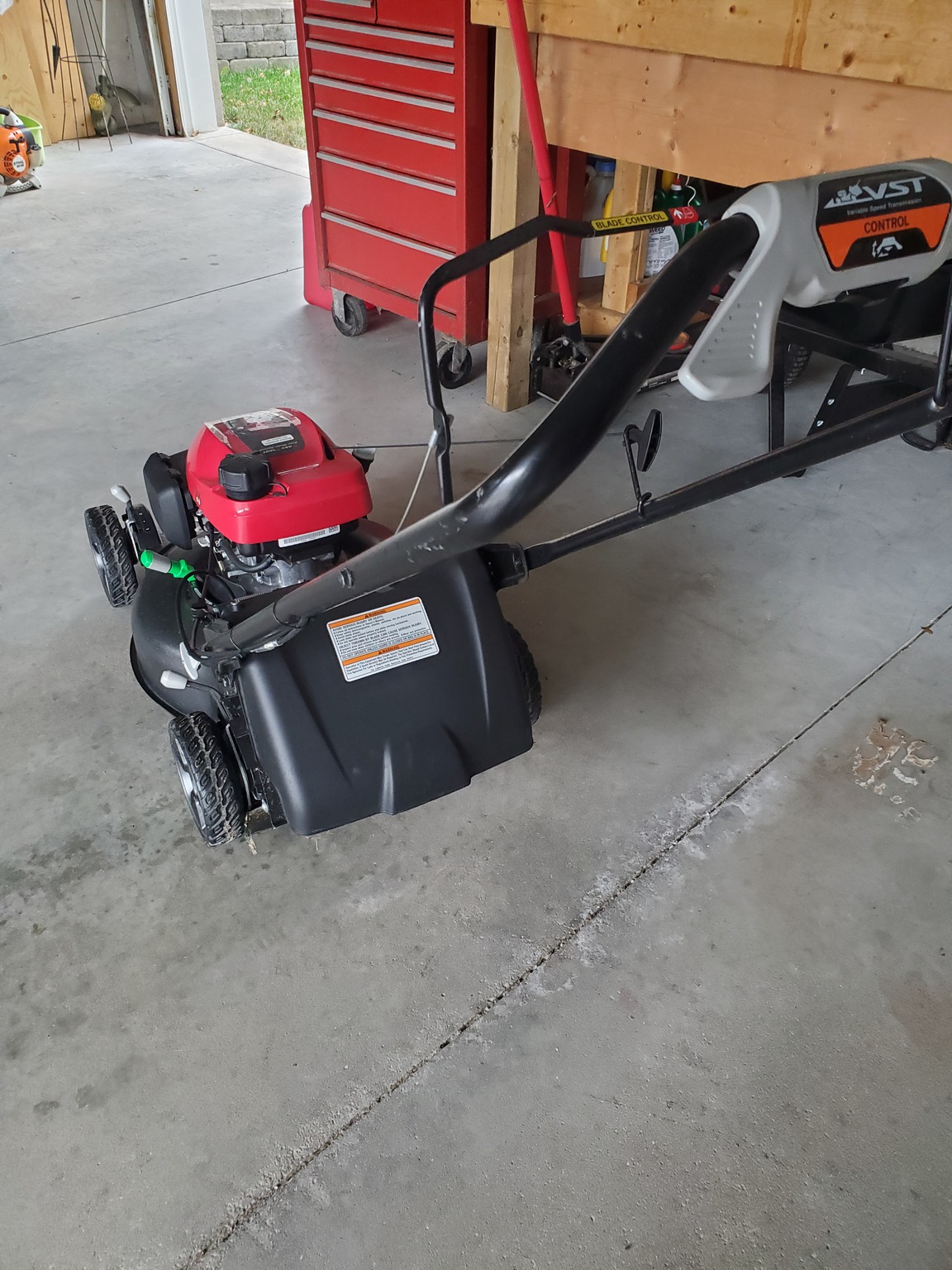 2023 Honda HRN216 Image 2