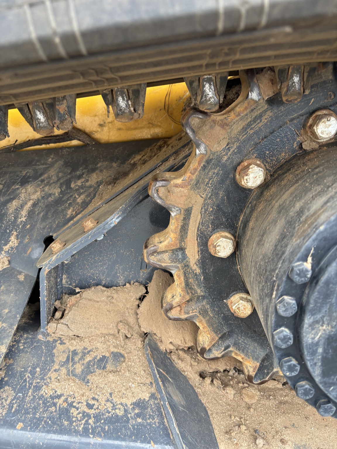 2024 John Deere 333G Image 3