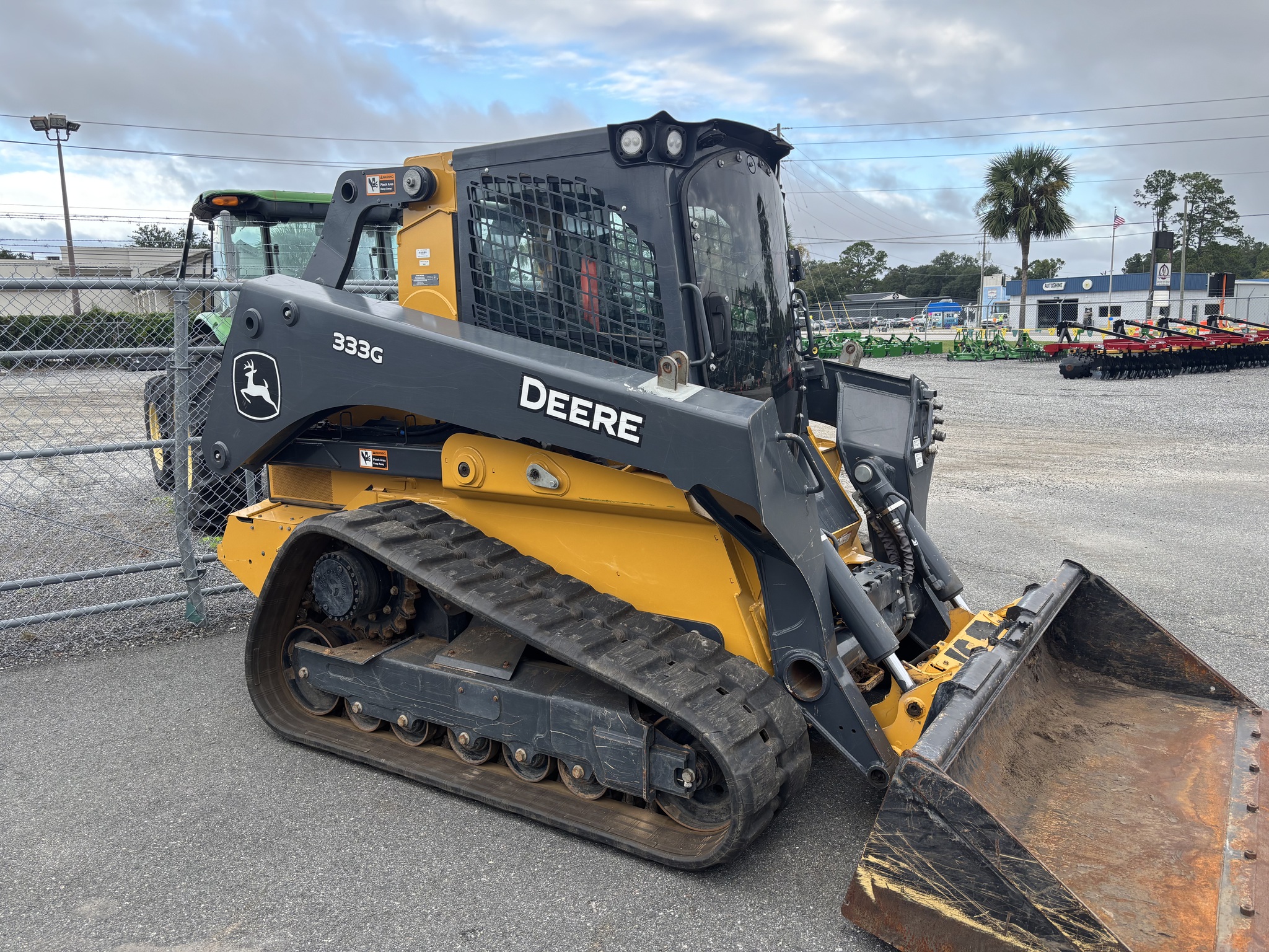 2024 John Deere 333G Image 2