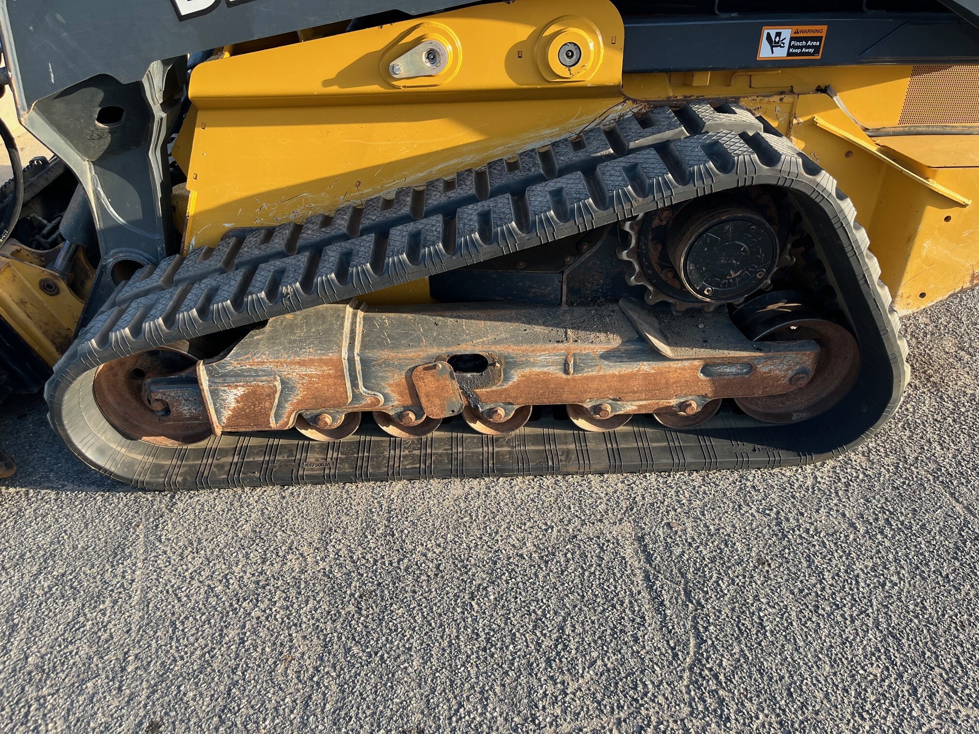 2020 John Deere 331G Image 5