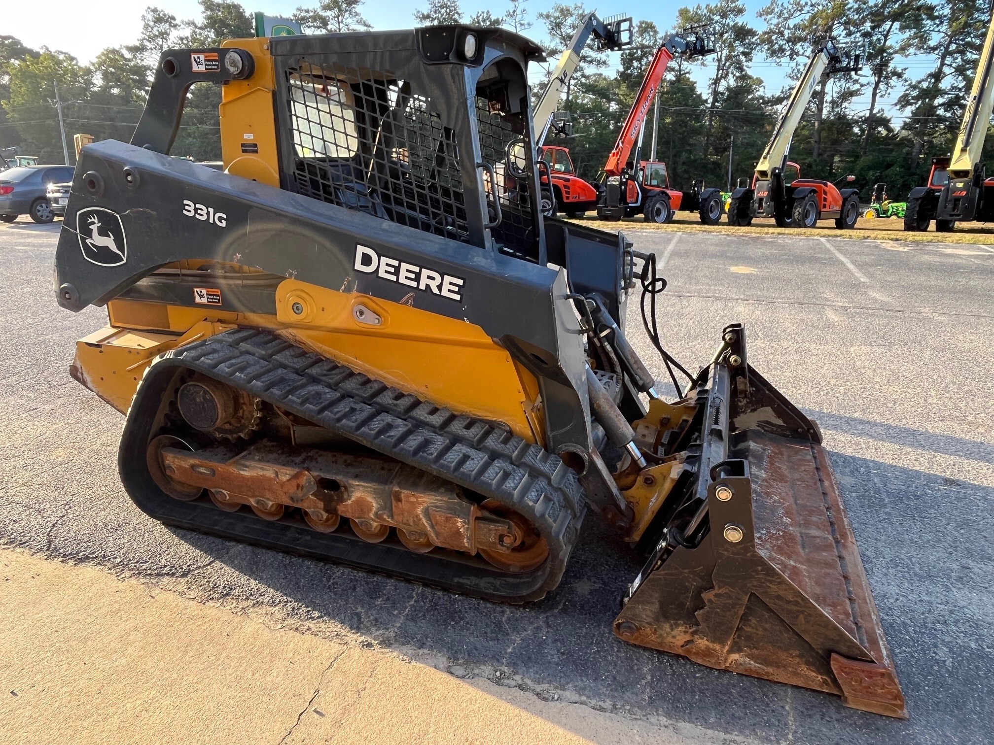 2020 John Deere 331G Image 4