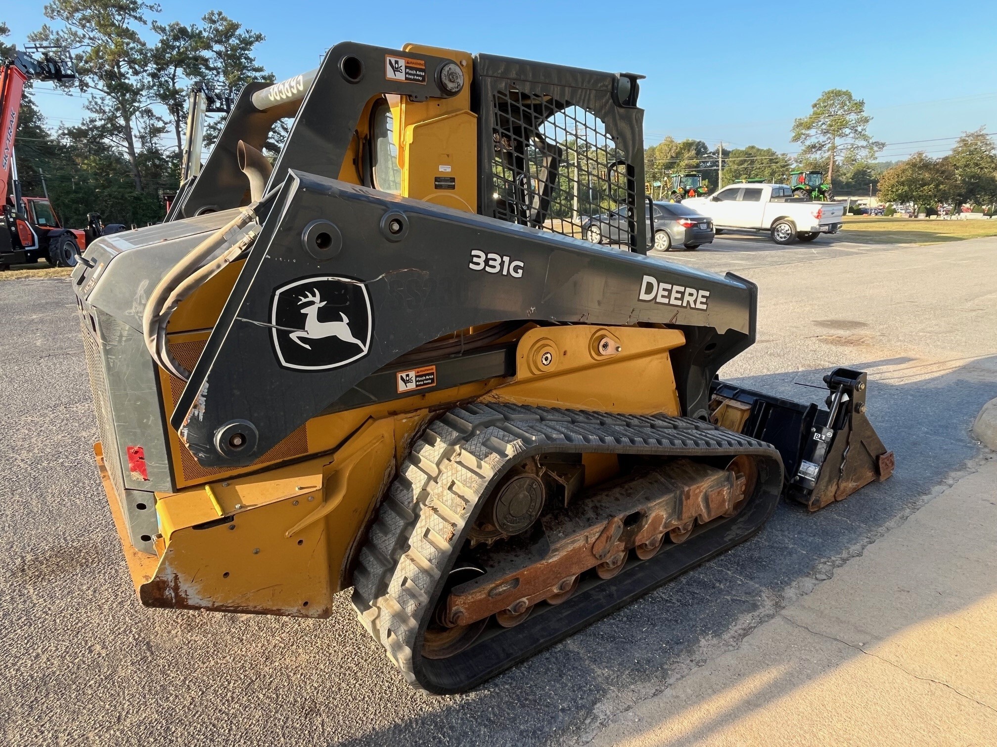 2020 John Deere 331G Image 3