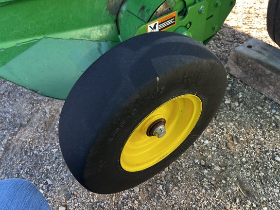 2019 John Deere 560R - Photo9