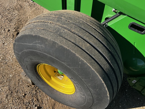 2019 John Deere 560R - Photo12