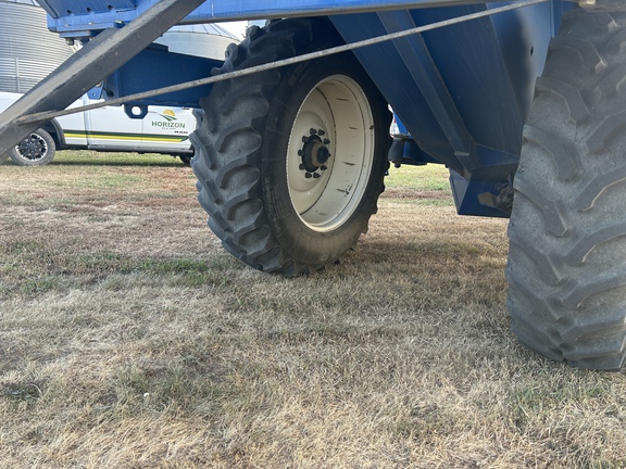 Used 2013 Brandt 1322XR Grain Carts at Horizon Ag & Turf in Lloydminster, AB - Photo8