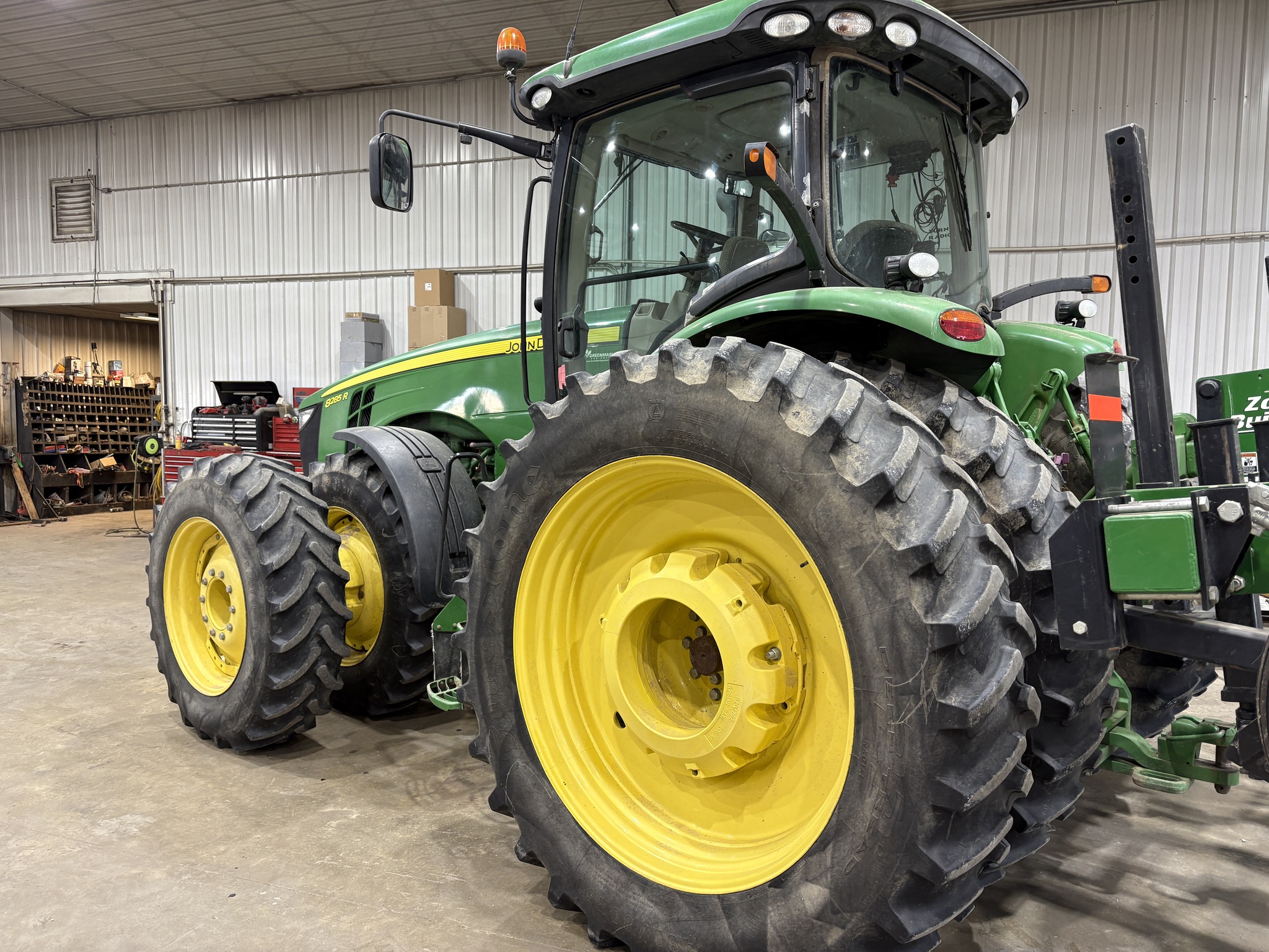 2014 John Deere 8285R Image 5