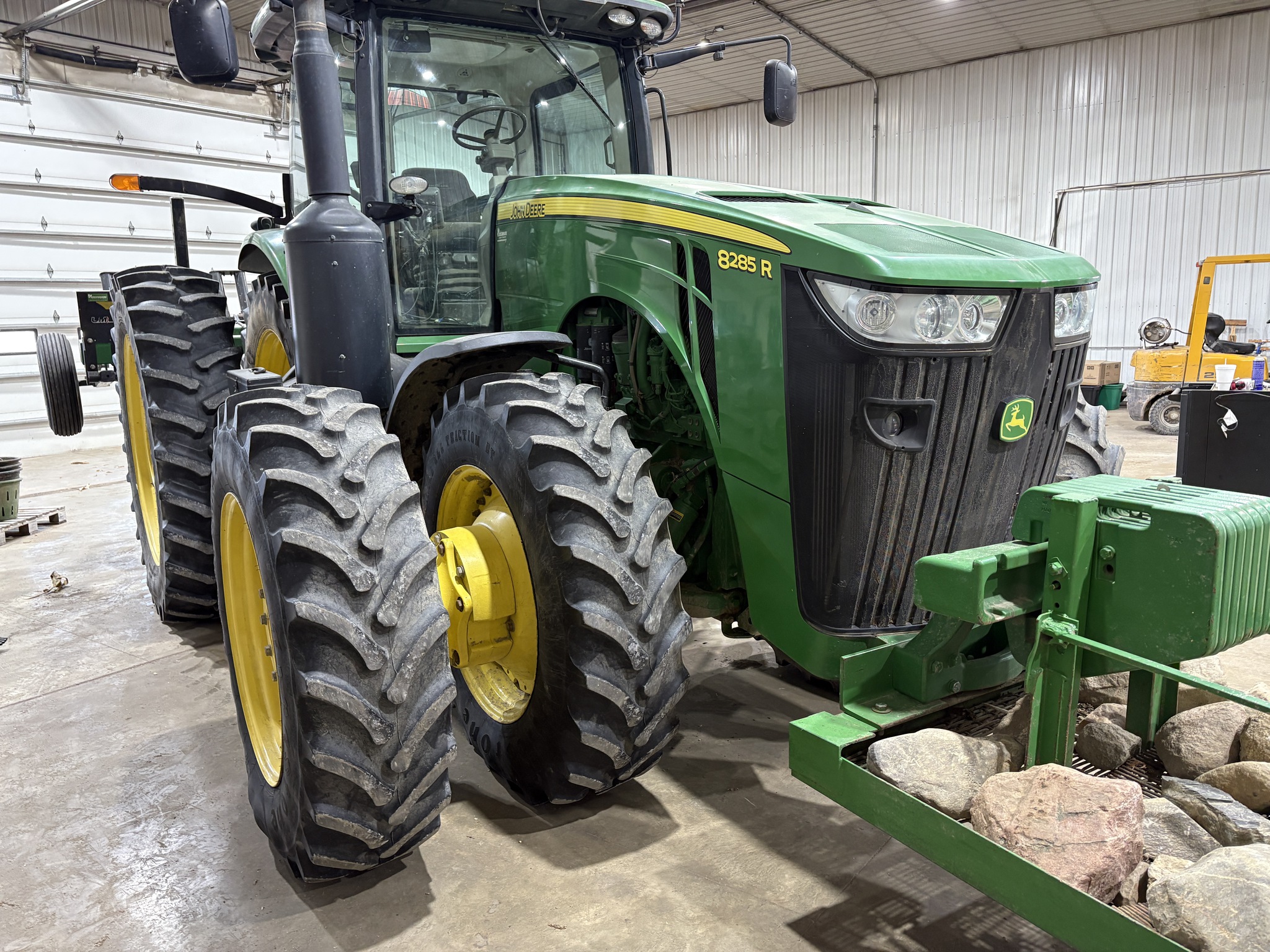 2014 John Deere 8285R Image 6