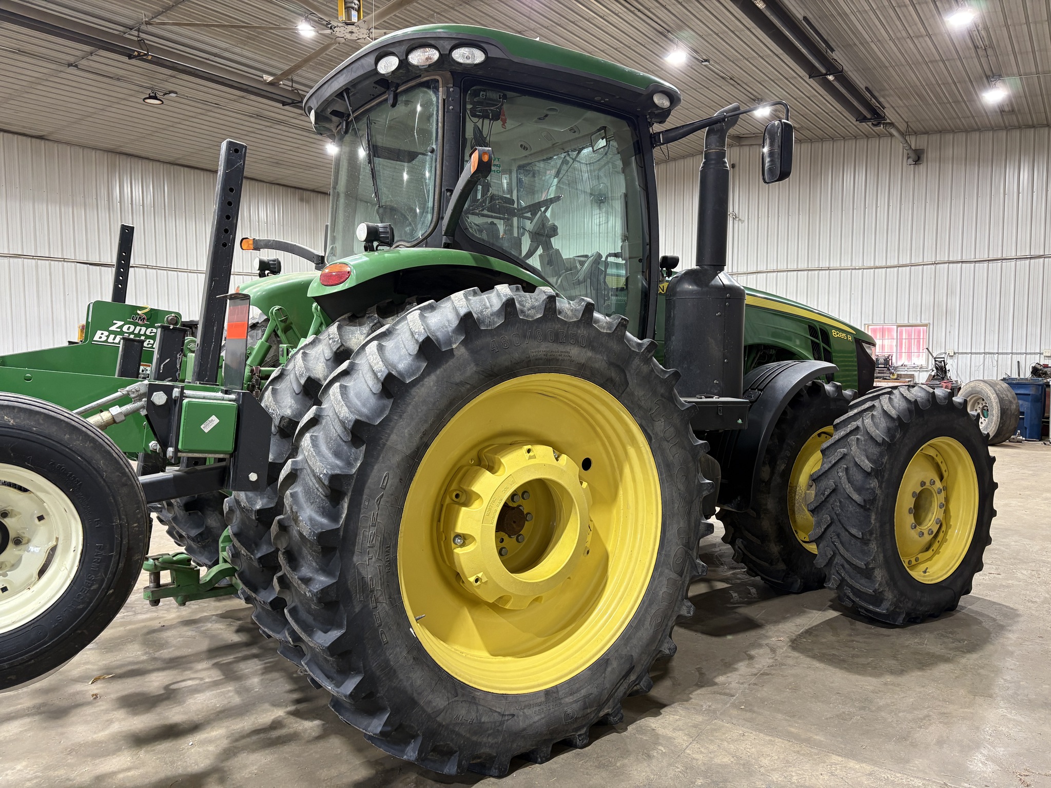 2014 John Deere 8285R Image 3