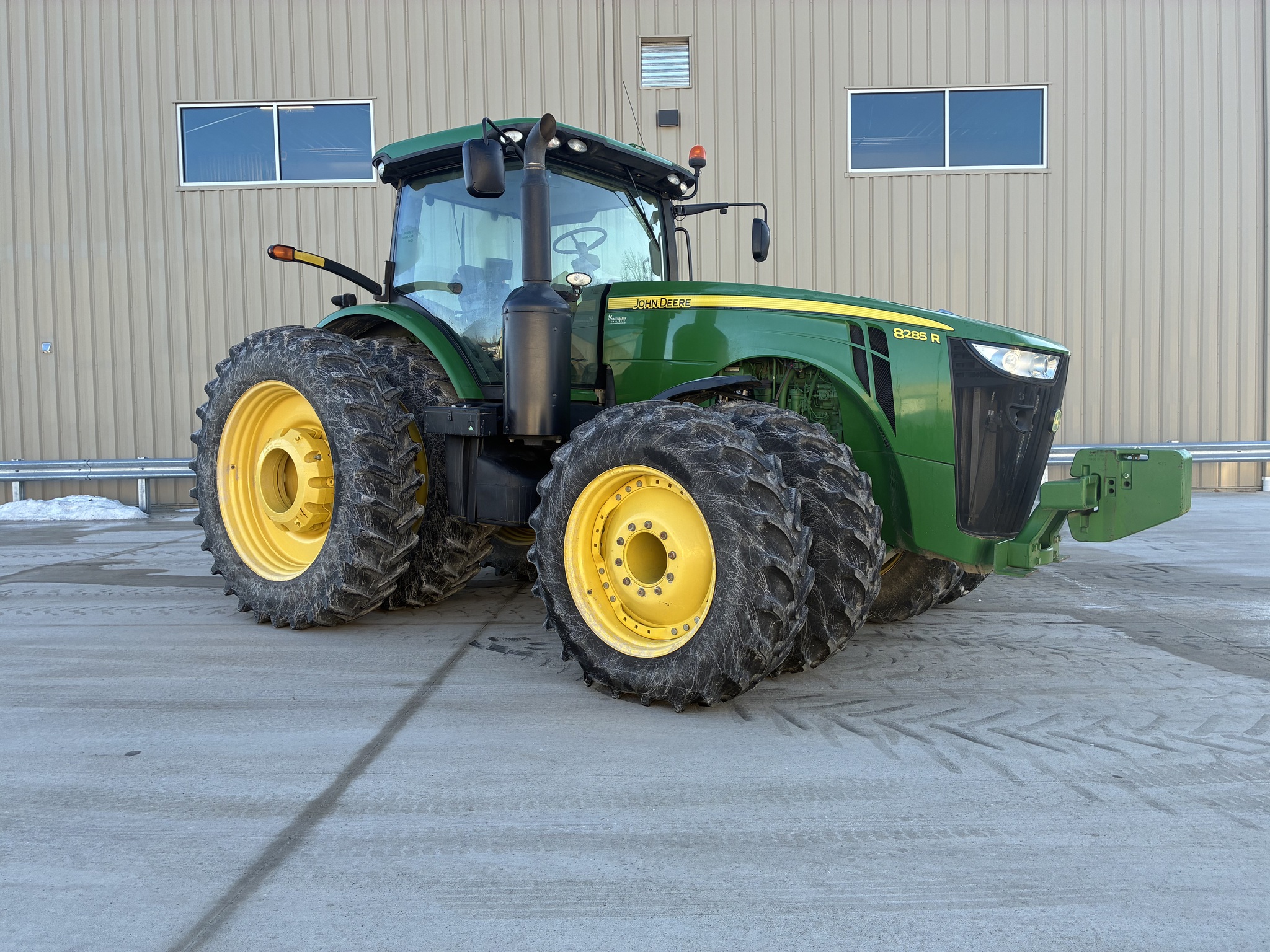 2014 John Deere 8285R Image 1