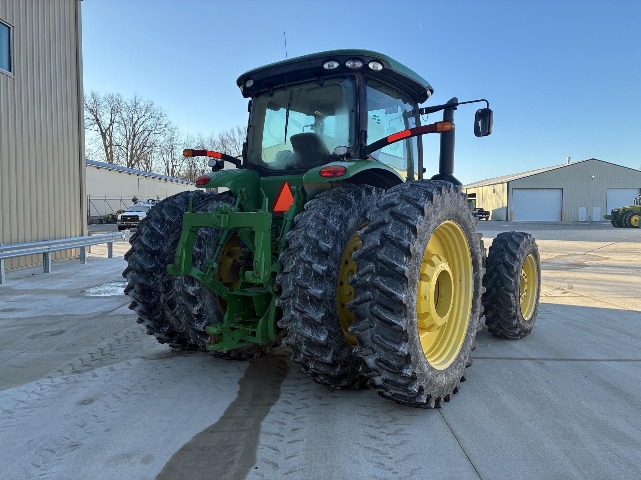 2014 John Deere 8285R Image 6