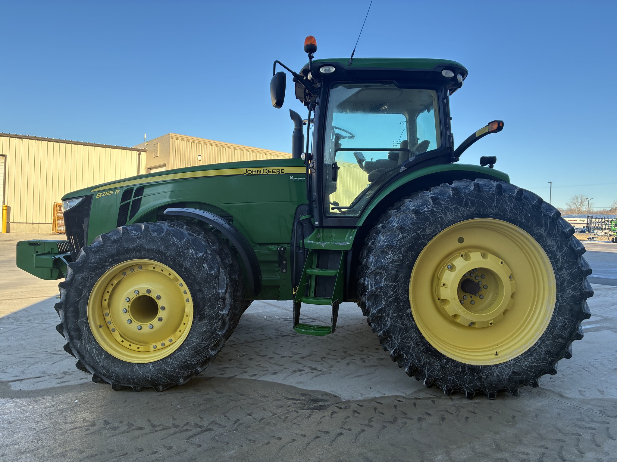 2014 John Deere 8285R Image 5