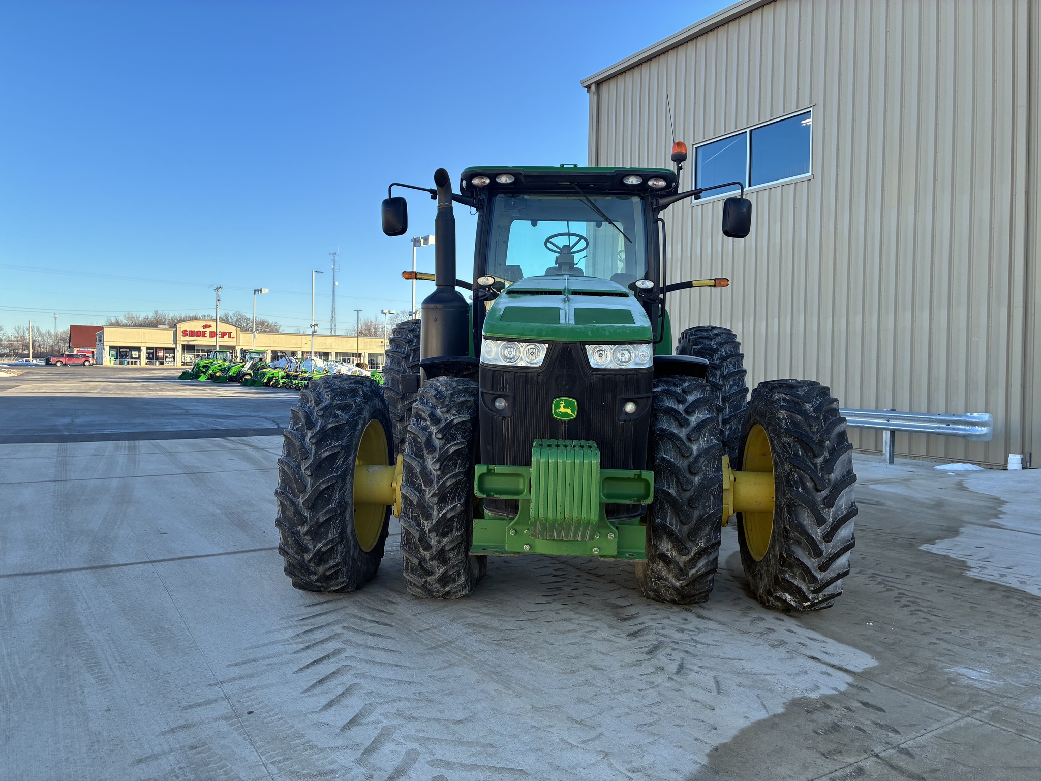 2014 John Deere 8285R Image 2