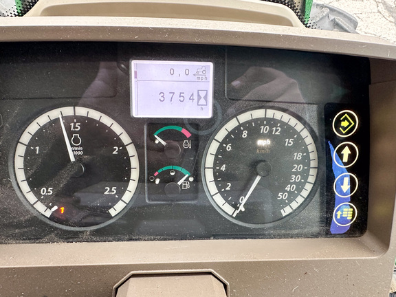 2013 John-Deere 6105M