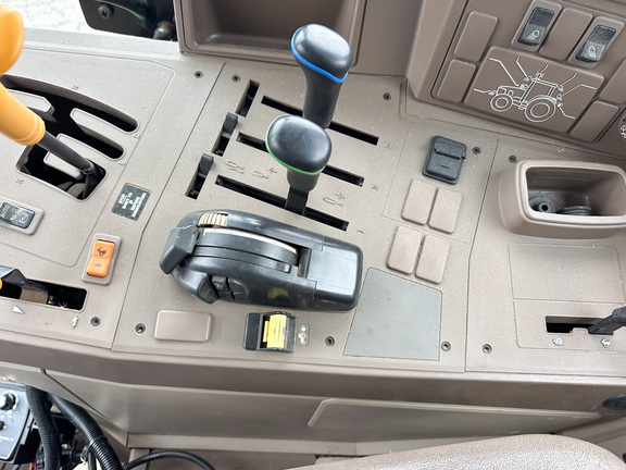 2013 John-Deere 6105M