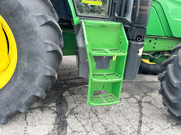 2013 John-Deere 6105M