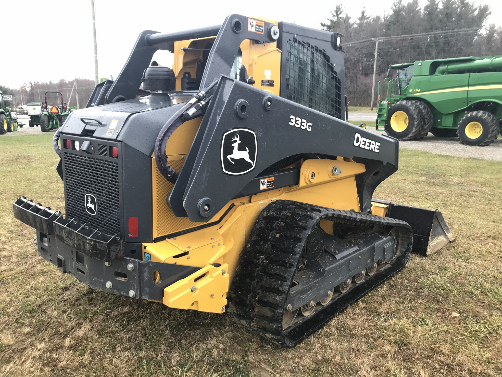 2023 John Deere 333G Image 6