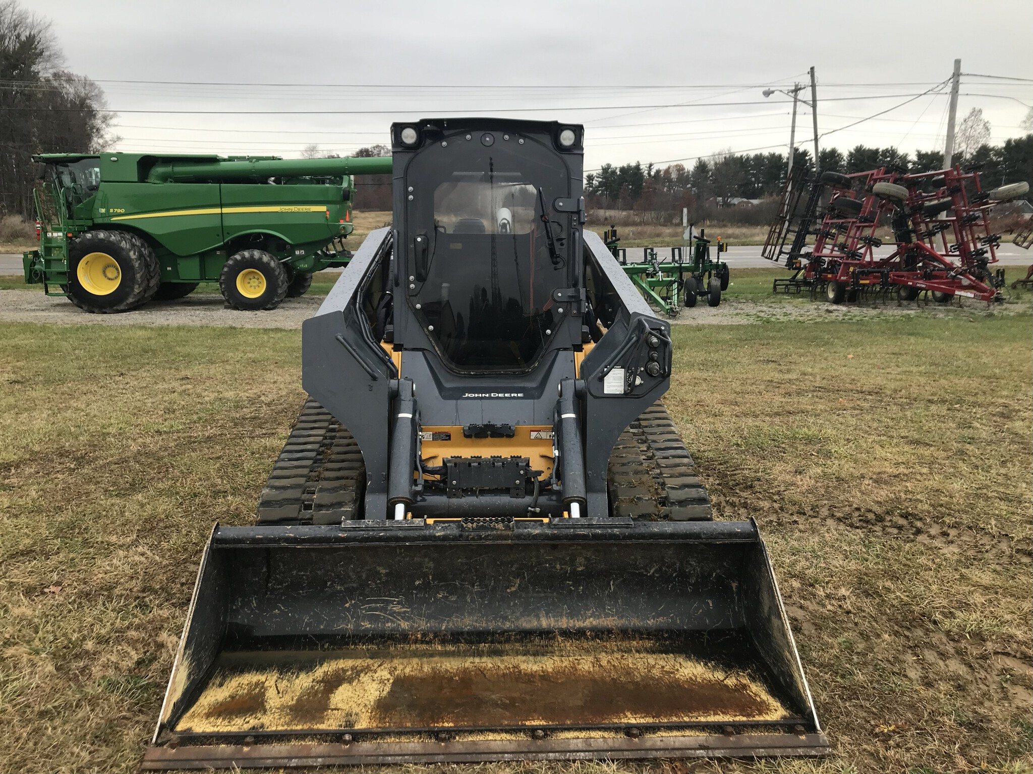 2023 John Deere 333G Image 8