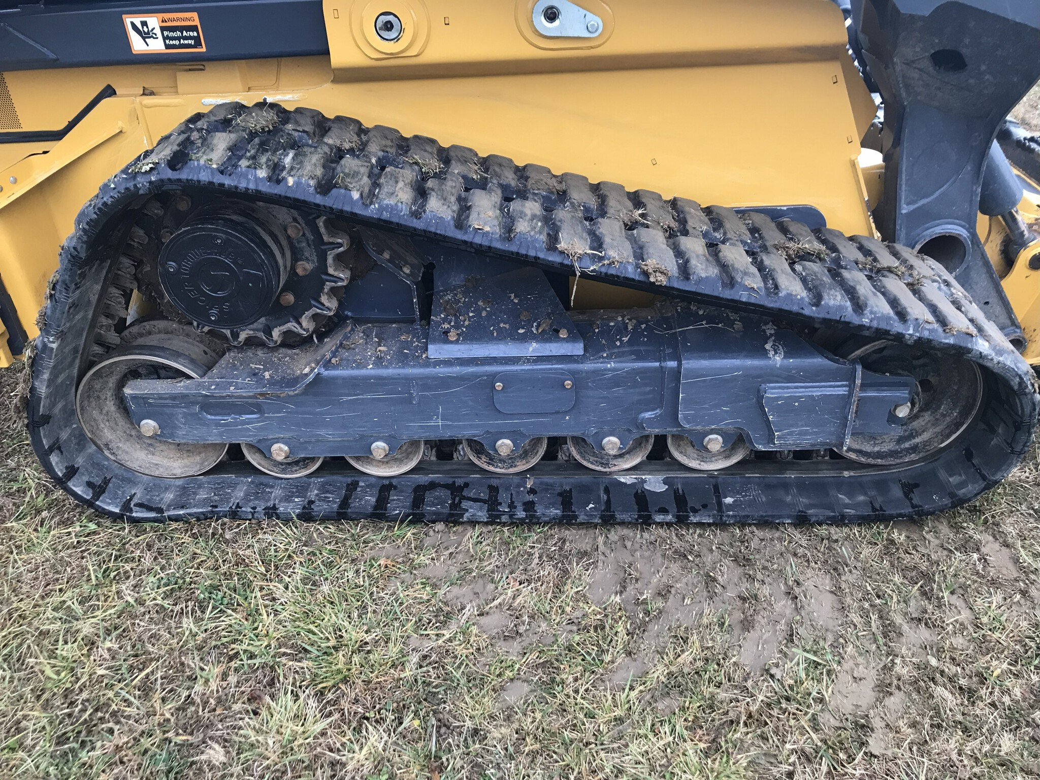 2023 John Deere 333G Image 10