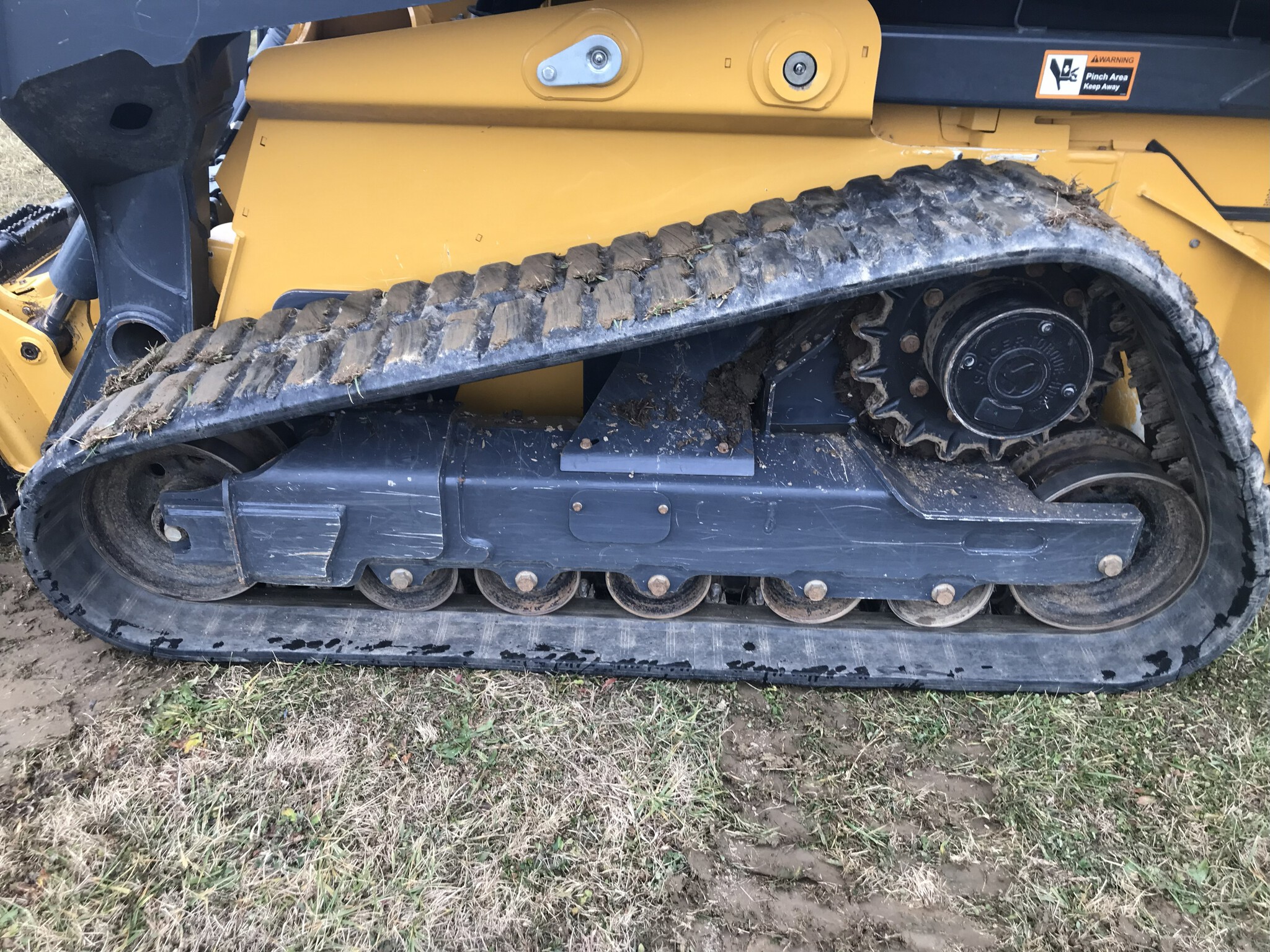 2023 John Deere 333G Image 9