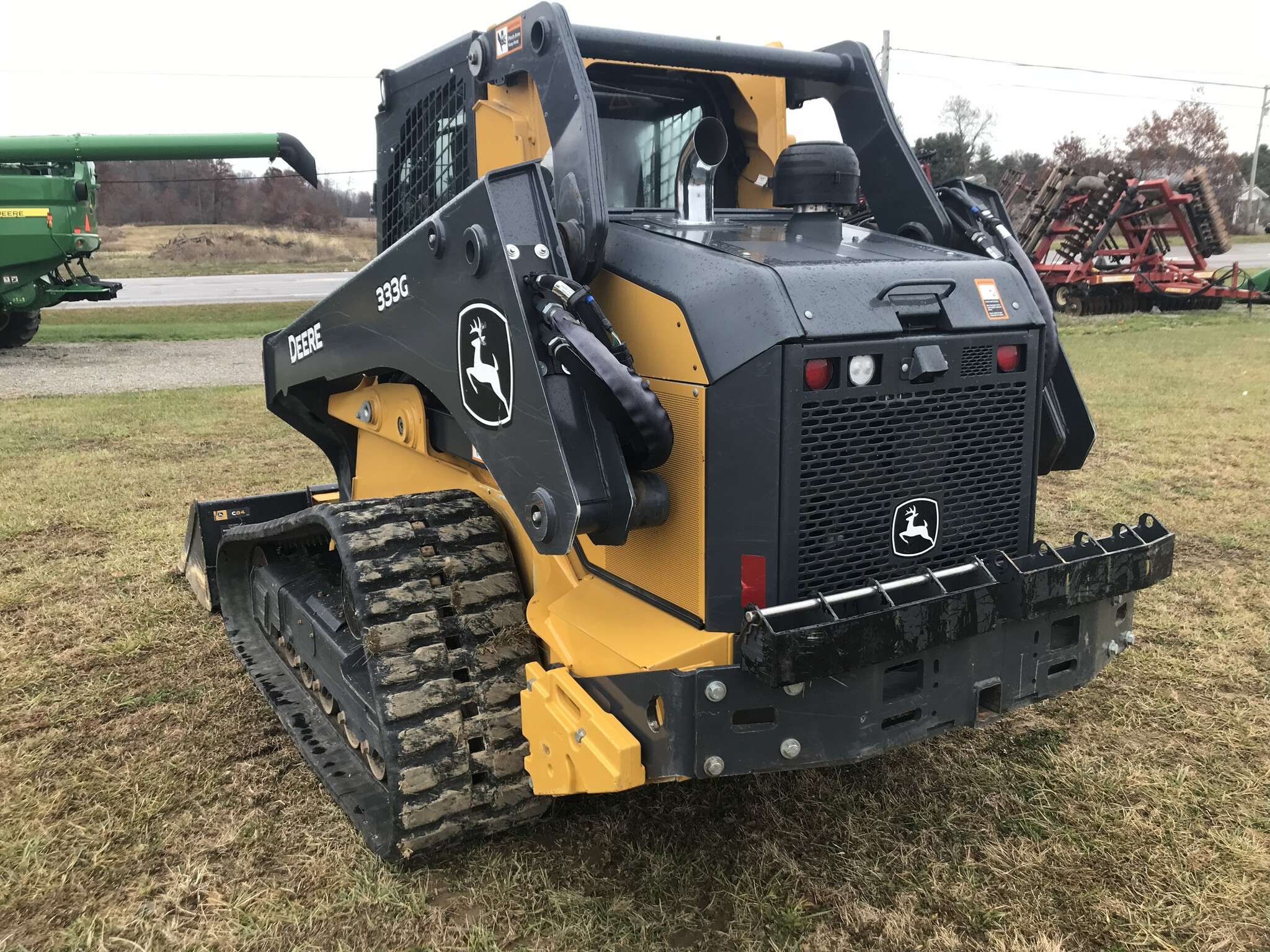 2023 John Deere 333G Image 3