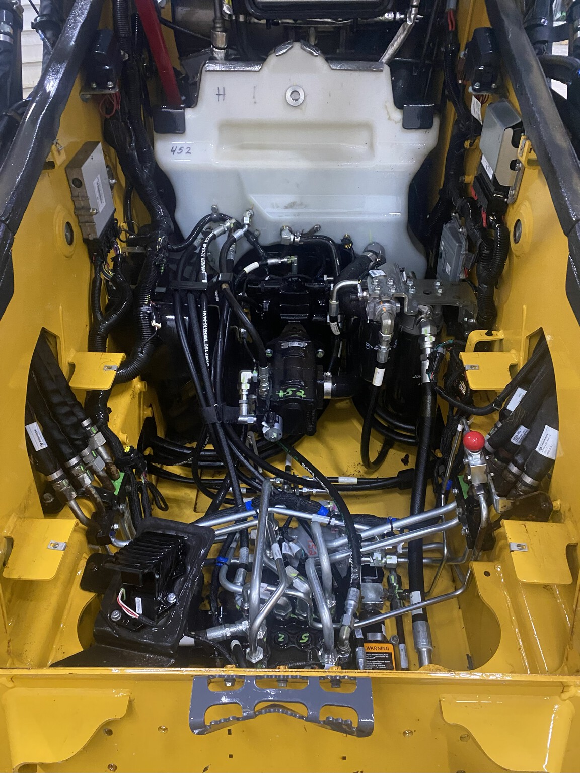 2023 John Deere 333G Image 13