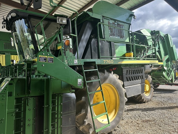 2012 John Deere 7760 Photo 1
