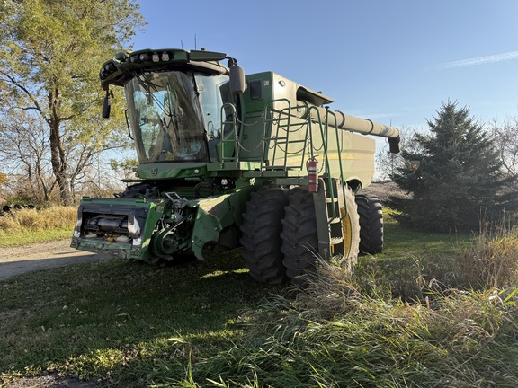  John Deere S790