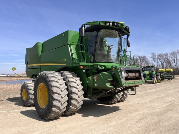 2024 John Deere S790 - Photo1