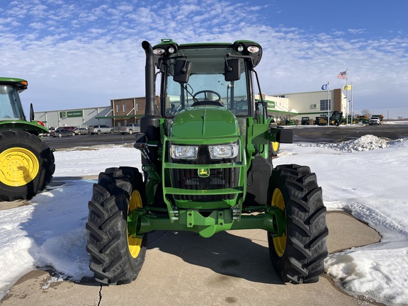 2025 John Deere 5095M - Photo3