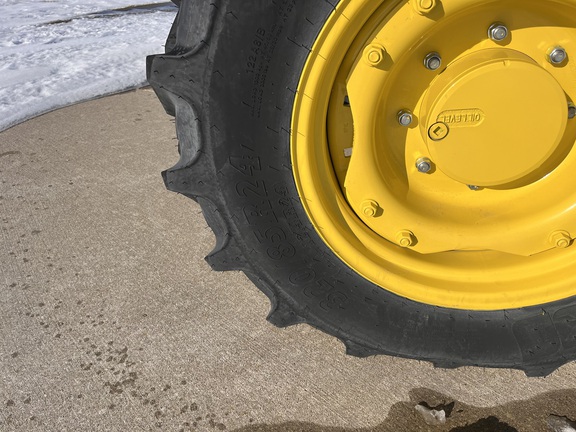 2025 John Deere 5095M - Photo11