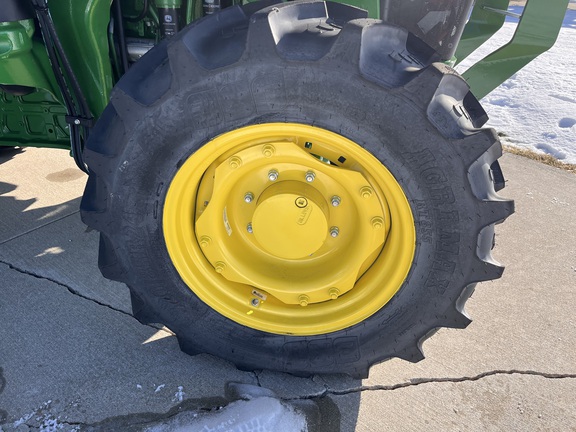 2025 John Deere 5095M - Photo13