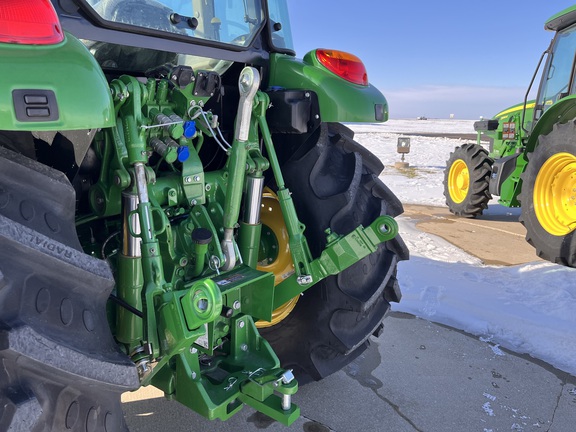 2025 John Deere 5095M - Photo31